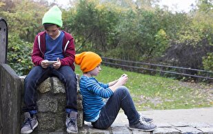نوجوانان و استفاده از رسانه‌های اجتماعی: تاثیر آن چیست؟