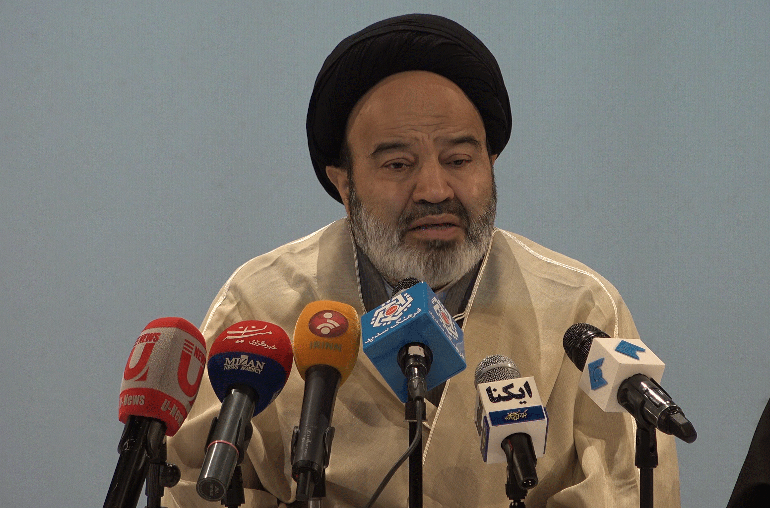 نواب: گفتگوی ادیان و مطالعات ادیانی بزرگترین دستاوردهای انقلاب اسلامی / اسقف اعظم داویدیان: ارامنه ایران وفادار به منافع ملی کشور و نظام جمهوری اسلامی هستند نواب: گفتگوی ادیان و مطالعات ادیانی بزرگترین دستاوردهای انقلاب اسلامی / اسقف اعظم داویدیان: ارامنه ایران وفادار به منافع ملی کشور و نظام جمهوری اسلامی هستند