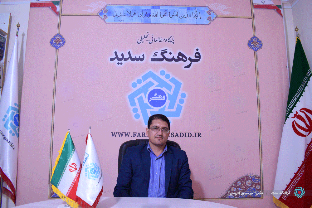 در دوره پهلوی دوم یک اختناق گسترده در حوزه شعر آیینی به وجود آمد/ شعر ابتدای انقلاب با شور همراه بود/ شعر دهه چهارم انقلاب عمق یافت و کیفیت پیدا کرد/ شعرهای فردوسی هم آیینی است در دوره پهلوی دوم یک اختناق گسترده در حوزه شعر آیینی به وجود آمد/ شعر ابتدای انقلاب با شور همراه بود/ شعر دهه چهارم انقلاب عمق یافت و کیفیت پیدا کرد/ شعرهای فردوسی هم آیینی است