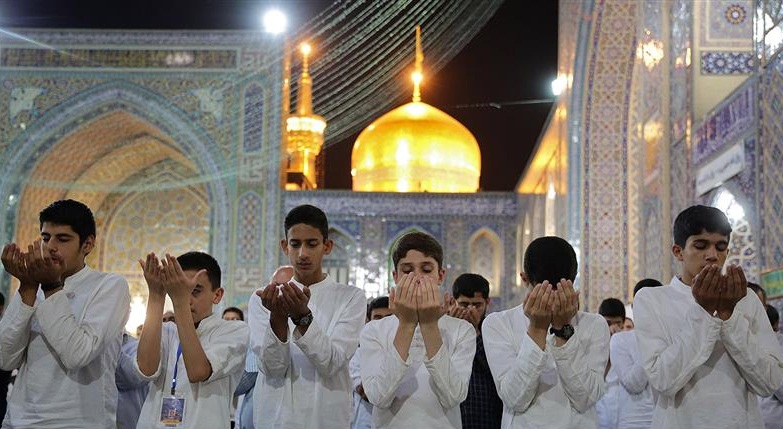 اعتکاف ۷۰۰ نوجوان در مسجد گوهرشاد و اهدای ثواب آن به شهدای فلسطین