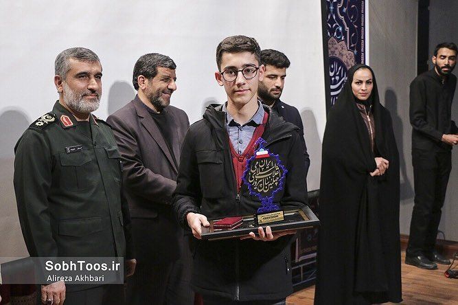 آینده این کشور همان طور که آقا فرمودند به مراتب درخشان تر از امروز است/ رازهای قهرمان شطرنج ایران در دیدار با رهبر انقلاب