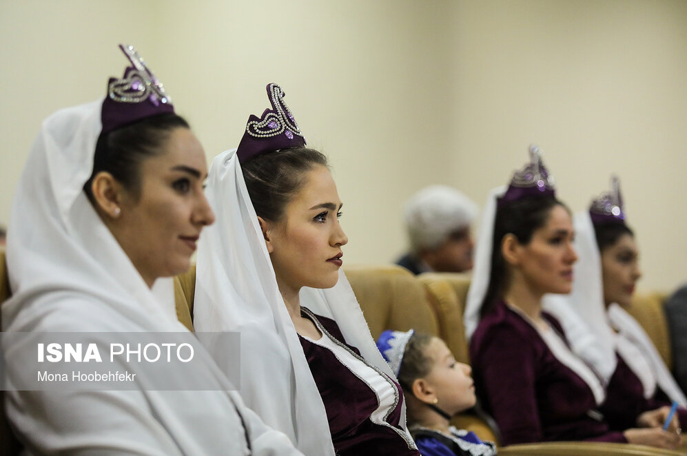 زنان بدون حجاب شرعی در همایشی با حضور حسن روحانی!