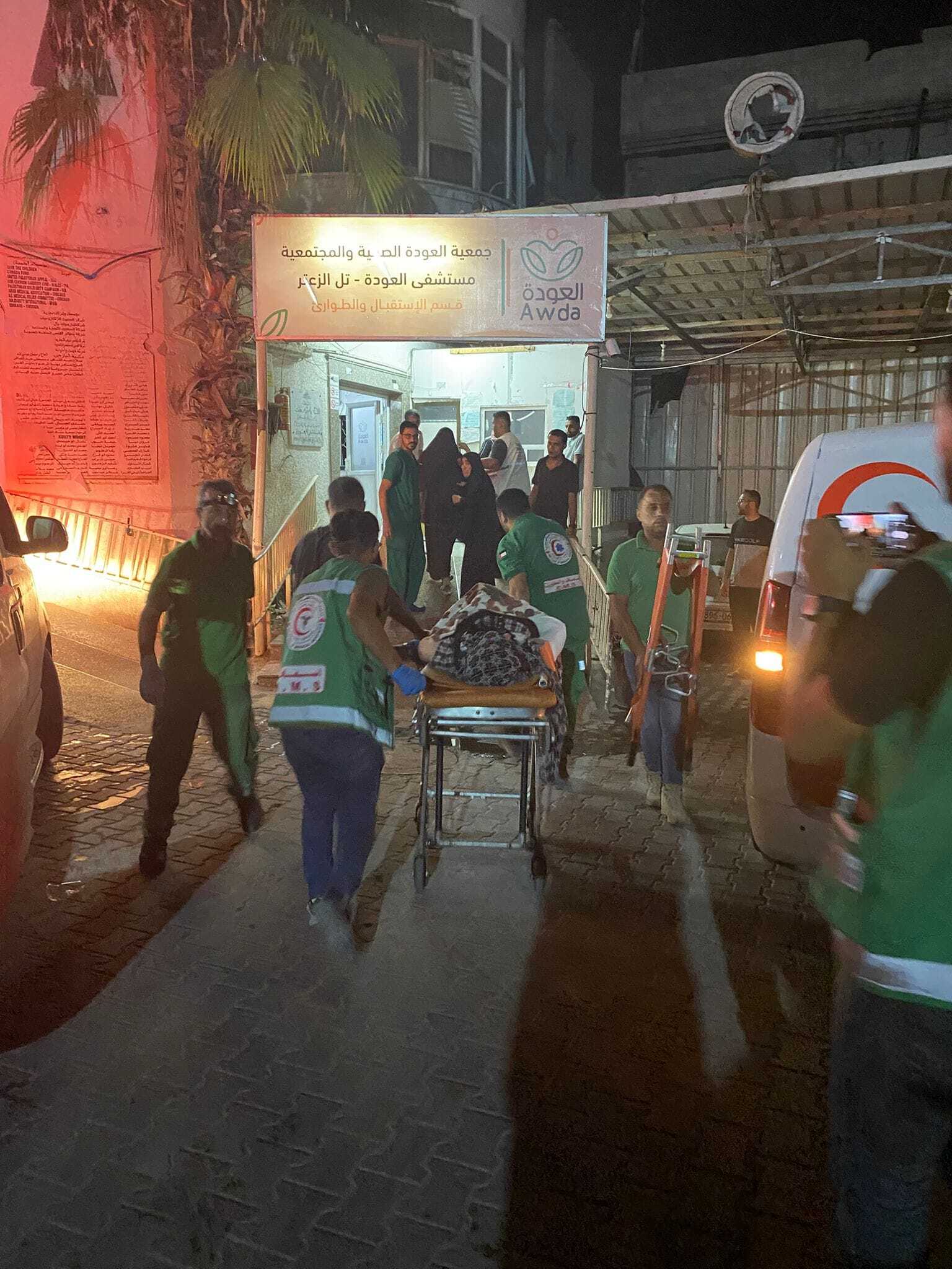 بیمارستانی در محاصره کامل بیمارستانی در محاصره کامل