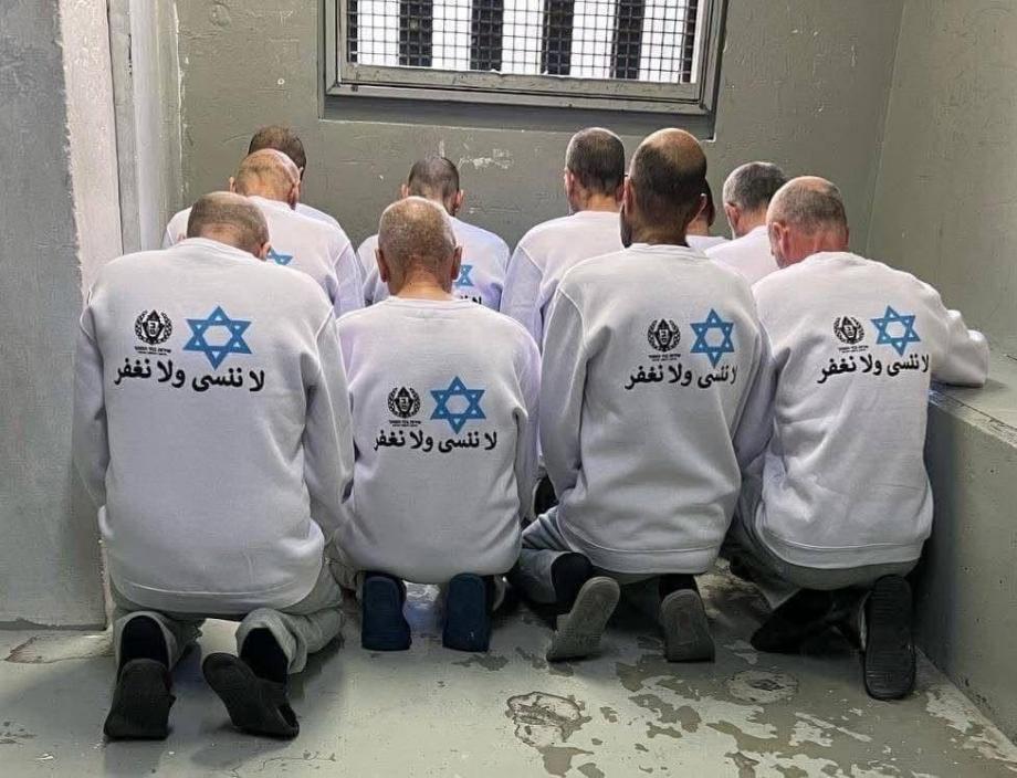 ققنوس‌وار از دل آتش برآمدن و حیات بخشیدن