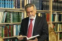 نوزایی فارسی به واسطه فردوسی بود