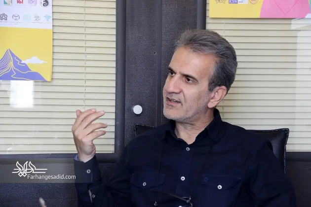 گزارش تصویری| گفت‌و‌گو با سید حسن موسوی چلک با موضوع «بررسی جایگاه بیوتی بلاگر‌ها در زیست روزمره زنان ایرانی»