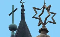 قیام ادیان توحیدی در حمایت از سپاه مقابل صهیونیسم جهانی/ کمک اقلیت&zwnj;های دینی به سیل زدگان