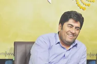 جامعه شناسان با مسائل واقعی تماس و برخوردی ندارد