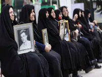 مادر در جامعه سنتی و مدرن