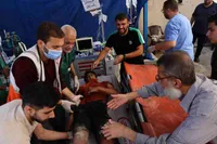 ایستاده در غبار