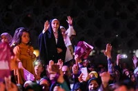 رسانه مدرن و تحول در هویت دخترانه