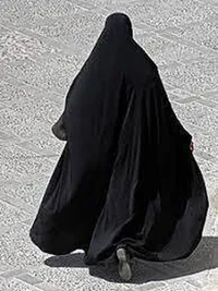 زن و مرد، مکمل یکدیگر&zwnj;، نه در تقابل هم