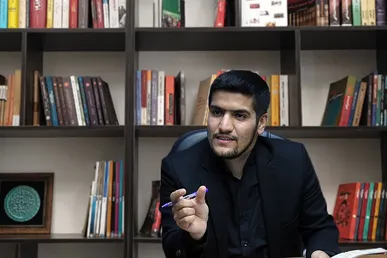 پدیده تاریخی «خود تحقیری» مانع ساخت ایران است