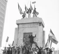 تحول حتمی است، لطفا با آن سینه به سینه نشوید