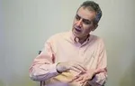 هنرمند را رها کرده‌ایم و می‌گوییم به تئاتر بدبینیم!