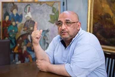 تفکر، کار متفکر و تبدیل آن تفکر به هنر، بر عهده‌ی هنرمند است/ هنرمند نباید در فضای تفکرات سخیف تنفس کند
