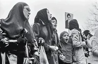آیا رهبران انقلاب اسلامی، به زنان وعده حجاب اختیاری دادند؟