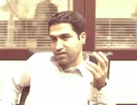 تناقضی دیگر از چهره محبوب روشنفکران