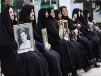 مادر در جامعه سنتی و مدرن