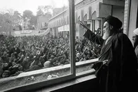 حضور منافقین در مدرسه رفاه، موجب عزیمت امام به مدرسه علوی شد!