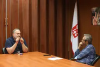 سیاست شعر من بسط دوستی درون نظام است